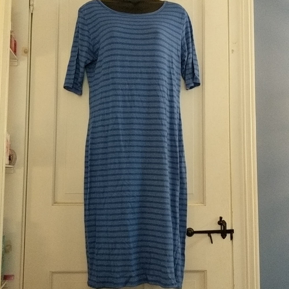 💐 Blue striped lularoe Julia